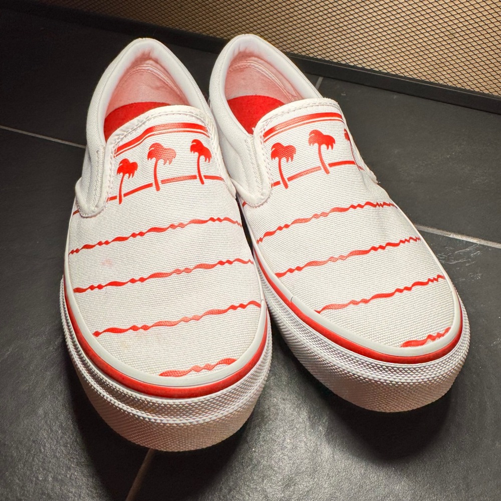 In-N-Out Burger Mens 7 Slip‎ On Shoes White Red Palm Tree Canvas Sneakers
